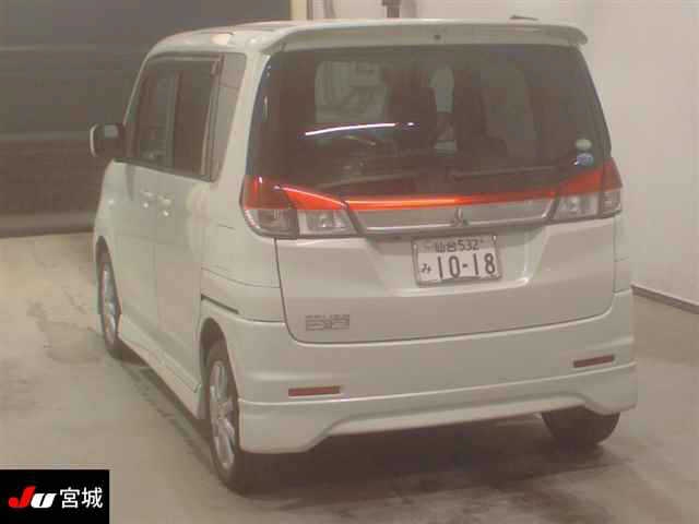 MITSUBISHI DELICA D:2