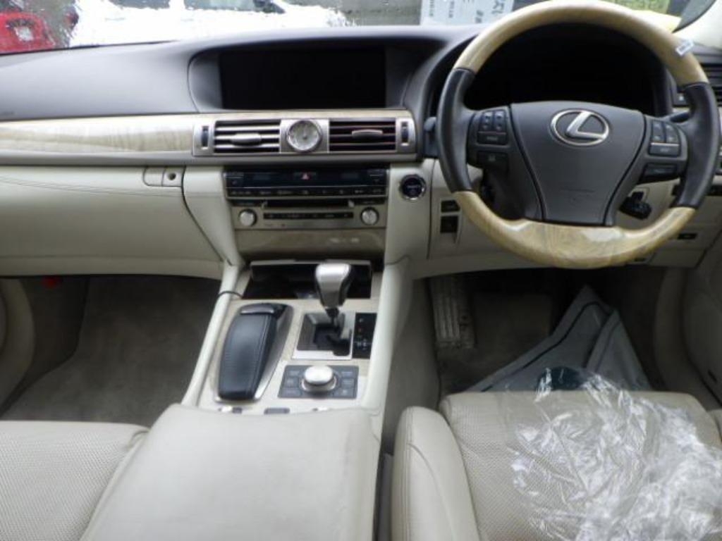LEXUS LS600H