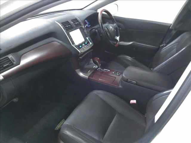 TOYOTA CROWN MAJESTA