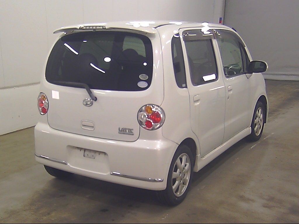 DAIHATSU MOVE LATTE
