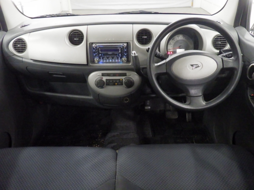 DAIHATSU MOVE LATTE