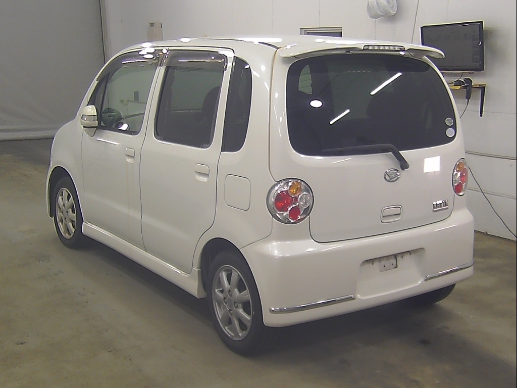DAIHATSU MOVE LATTE