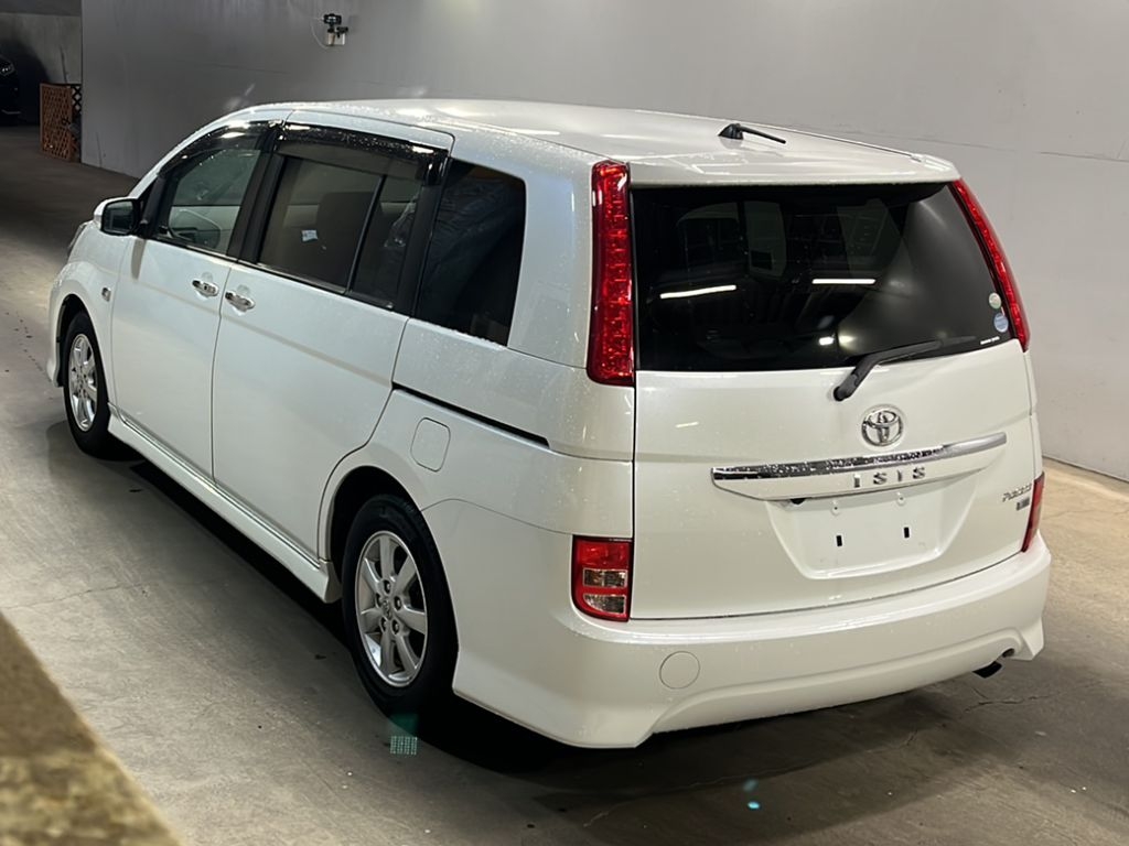 TOYOTA ISIS