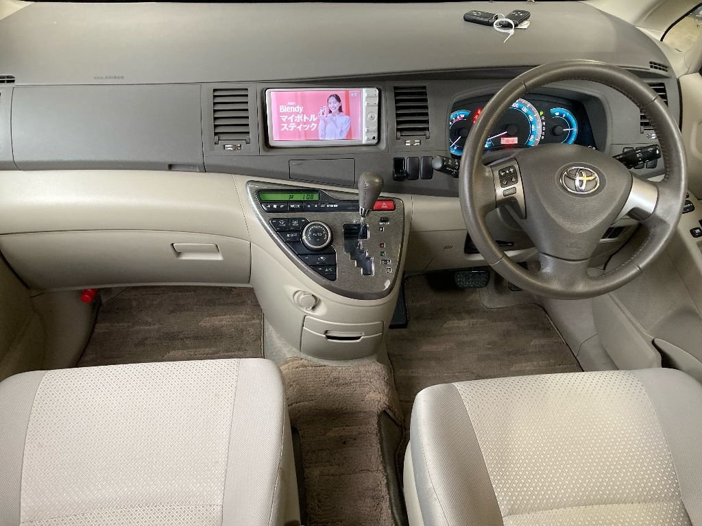 TOYOTA ISIS
