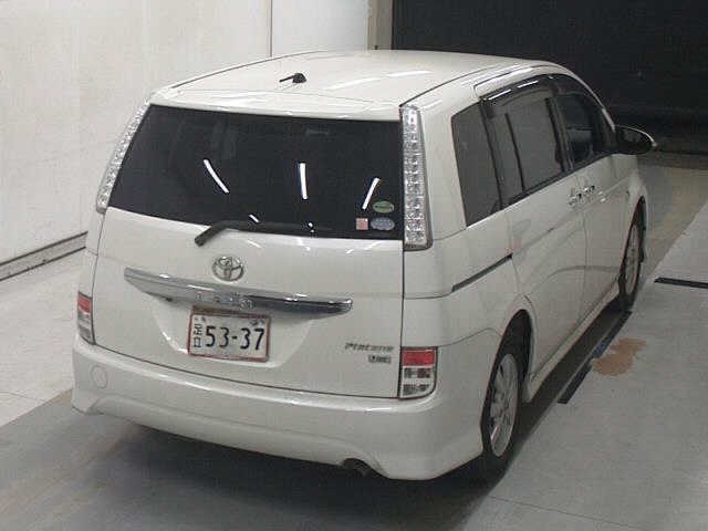 TOYOTA ISIS