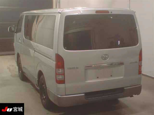 TOYOTA REGIUS ACE