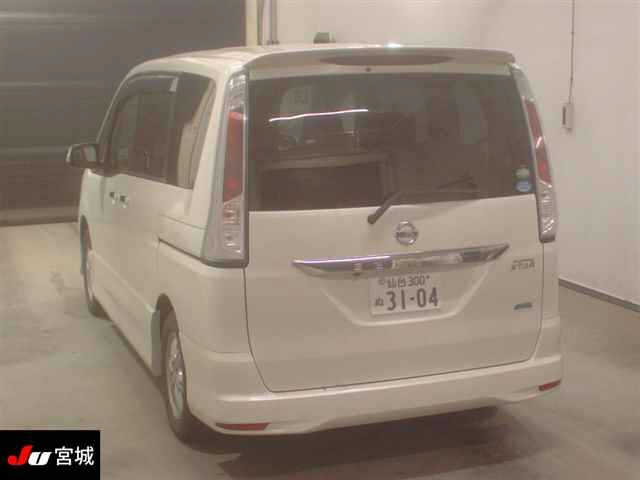 NISSAN SERENA
