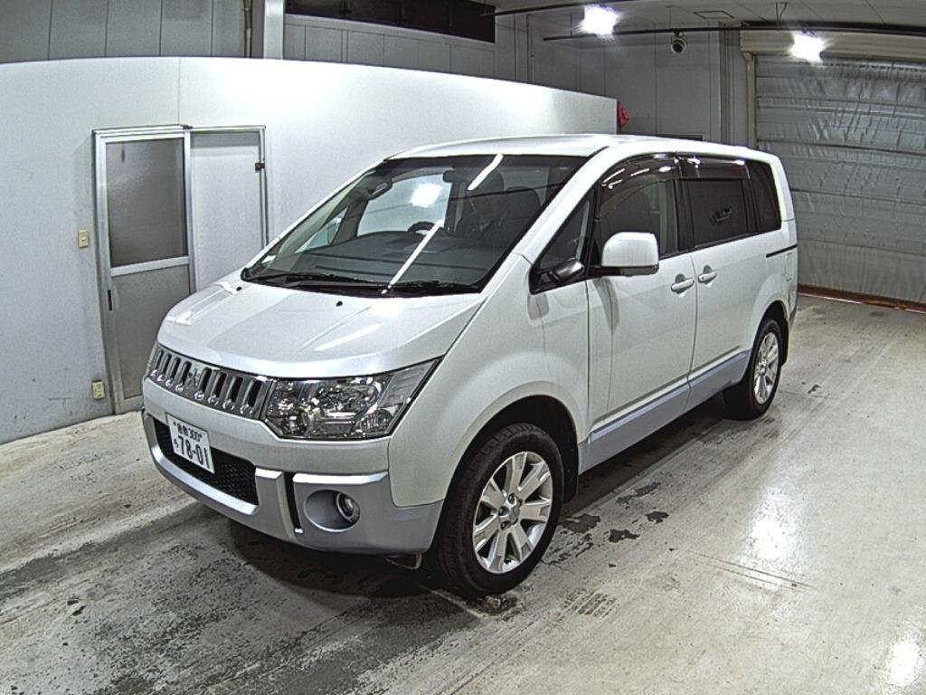 MITSUBISHI DELICA D:5