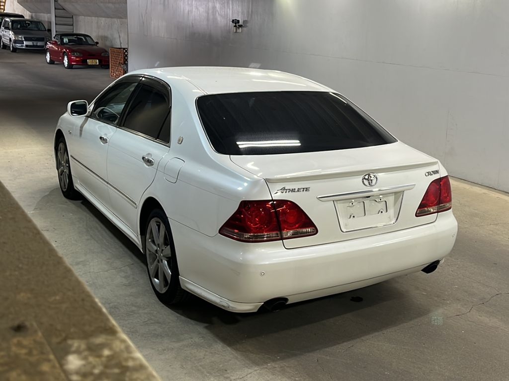 TOYOTA CROWN