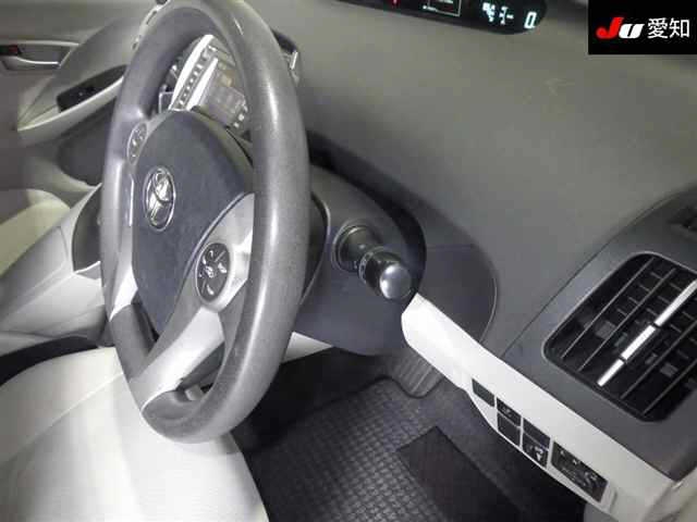 TOYOTA PRIUS PHV