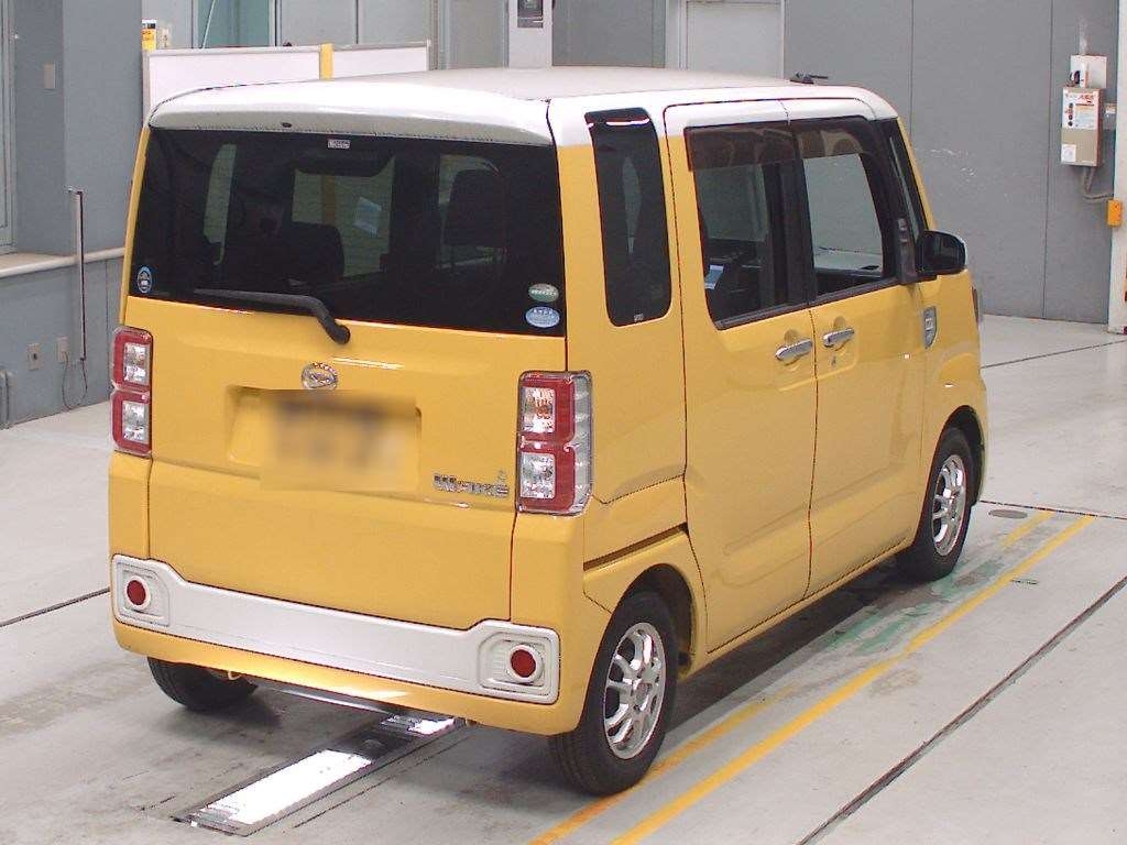 DAIHATSU WAKE