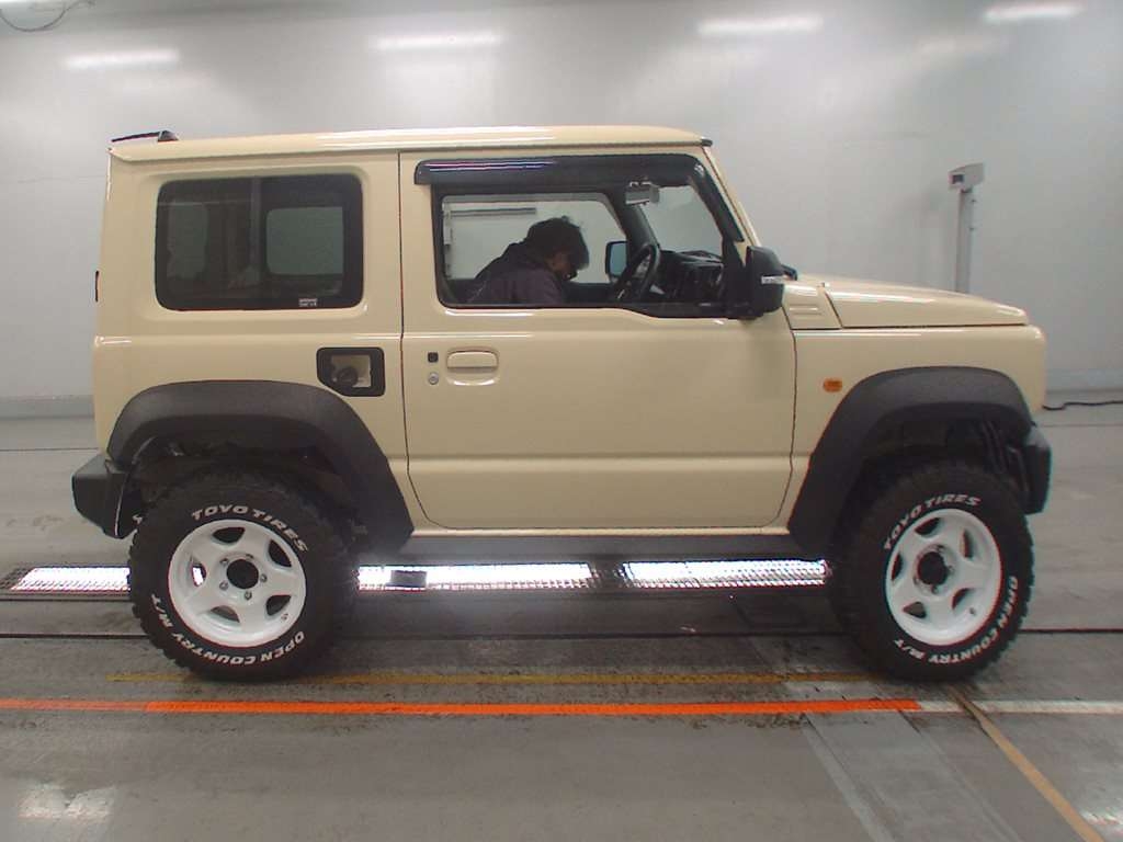 SUZUKI JIMNY SIERRA