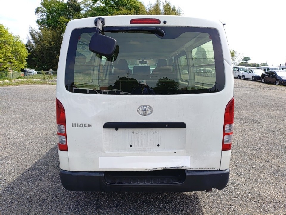 TOYOTA REGIUS ACE
