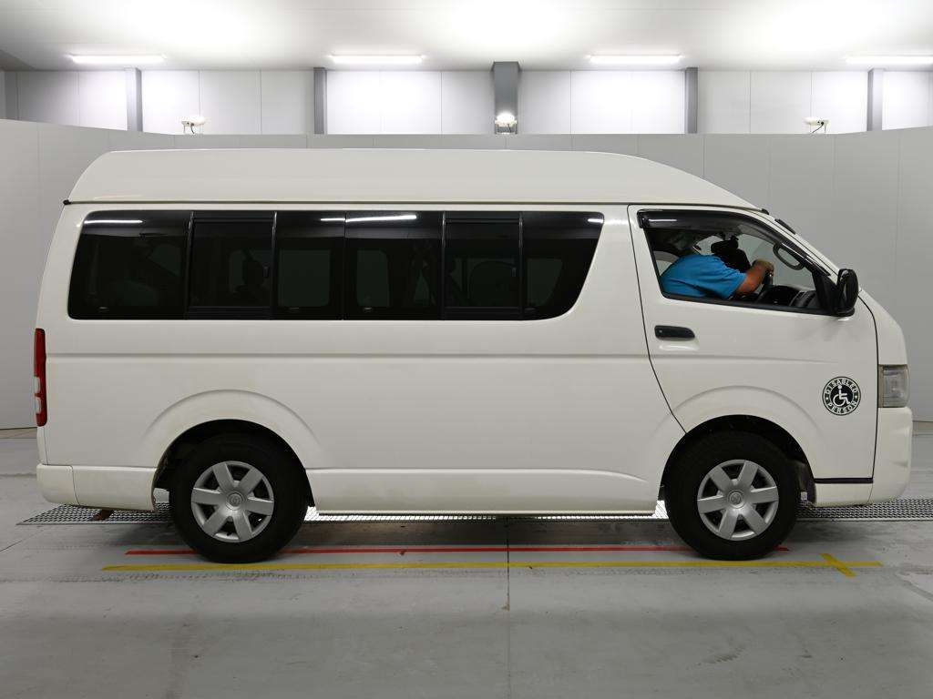 TOYOTA REGIUS ACE