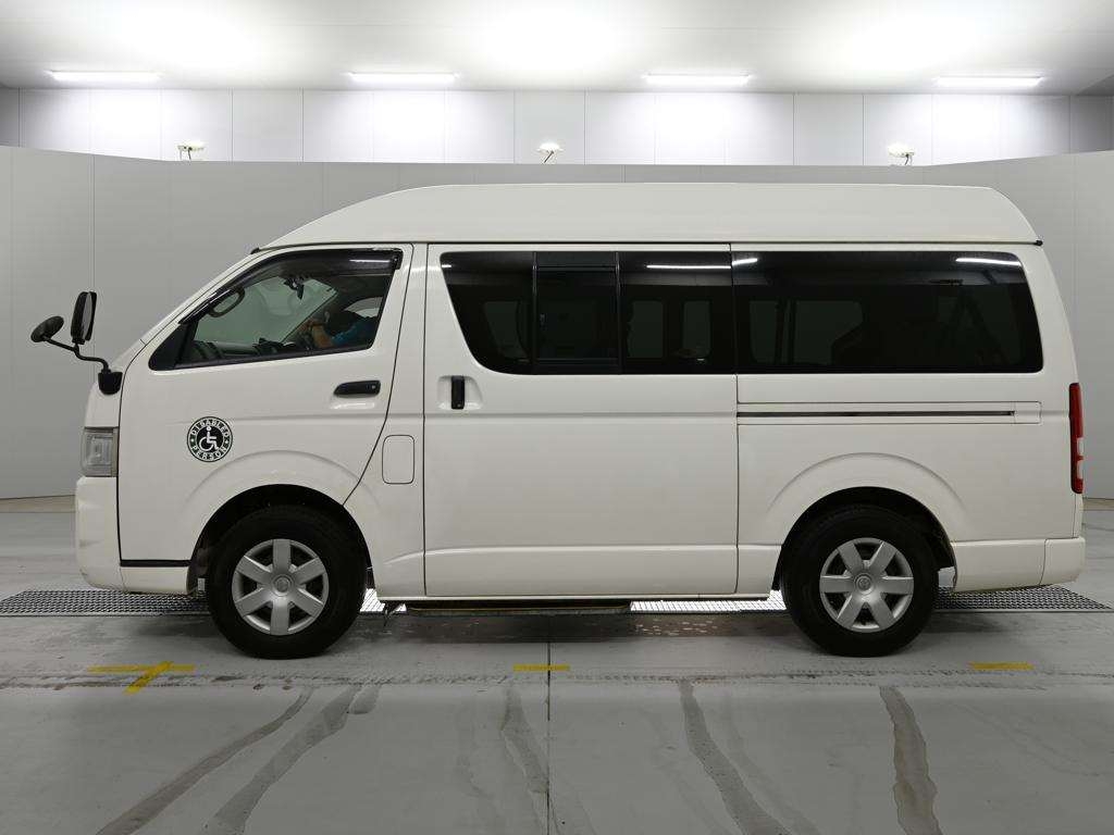 TOYOTA REGIUS ACE