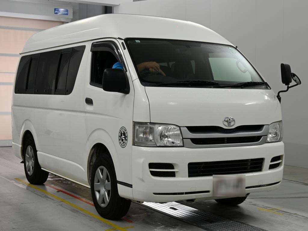 TOYOTA REGIUS ACE