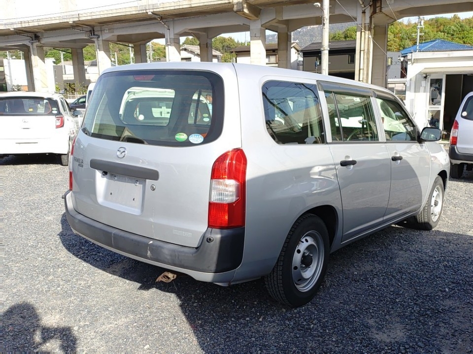 MAZDA FAMILIA