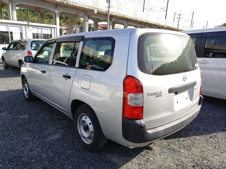 MAZDA FAMILIA