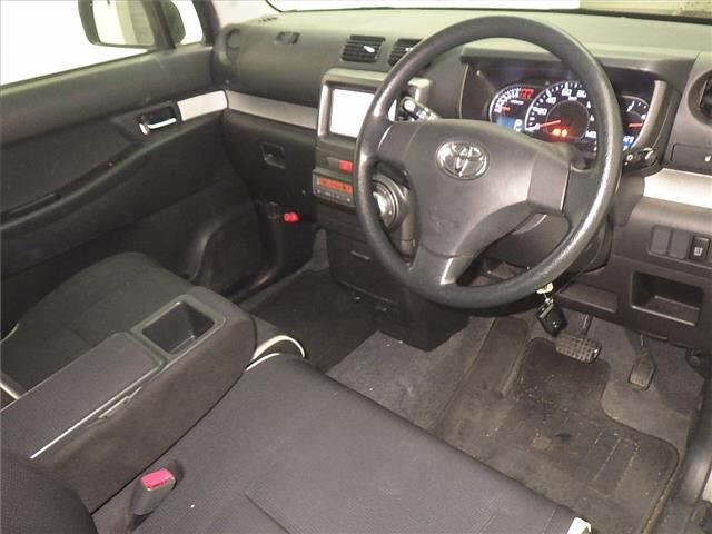 TOYOTA PIXIS SPACE