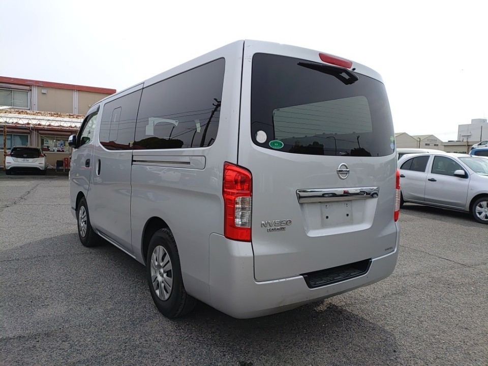 NISSAN NV350 CARAVAN