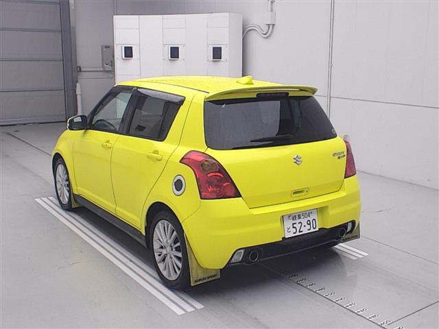SUZUKI SWIFT