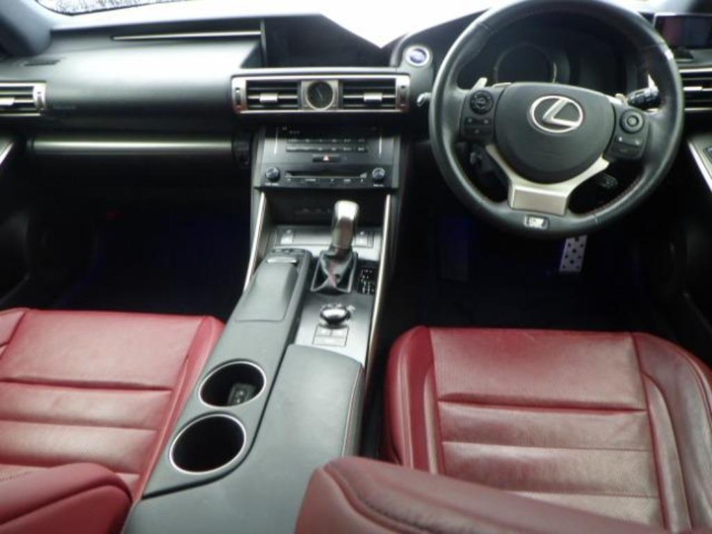 LEXUS IS300H