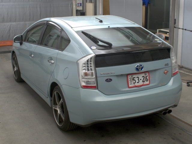 TOYOTA PRIUS