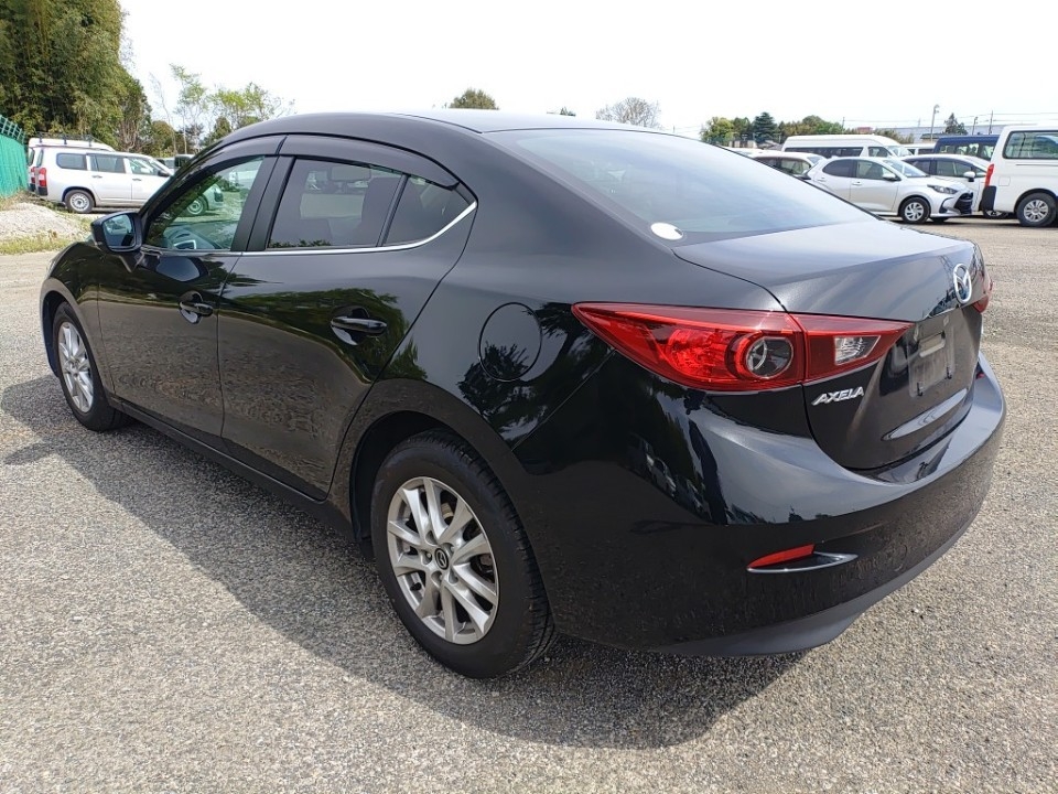 MAZDA AXELA