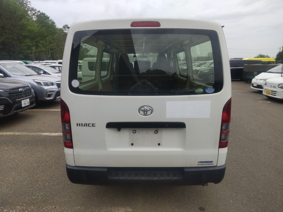TOYOTA REGIUS ACE