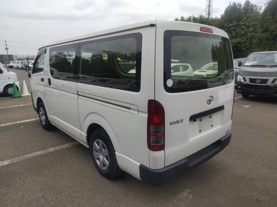 TOYOTA REGIUS ACE