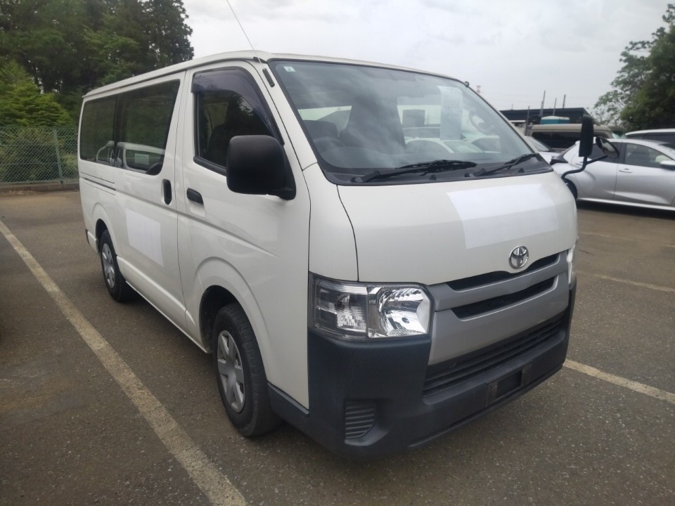 TOYOTA REGIUS ACE