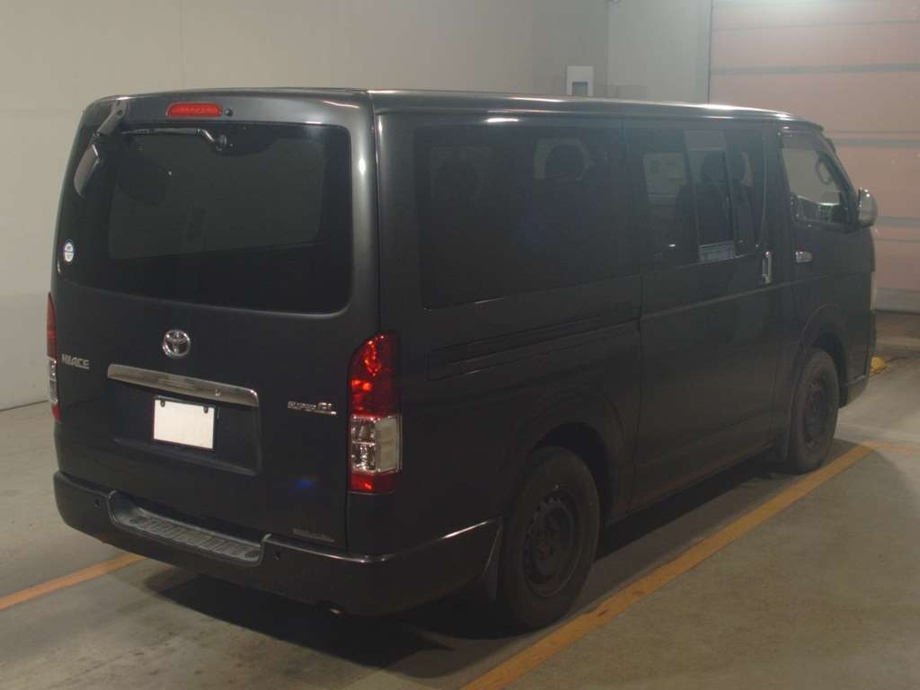 TOYOTA REGIUS ACE