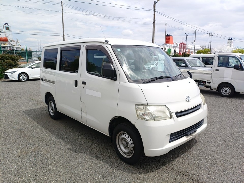 TOYOTA TOWN ACE