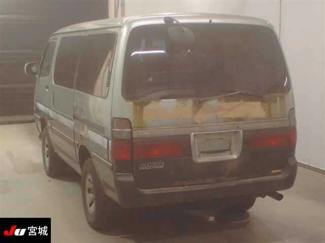 TOYOTA HIACE