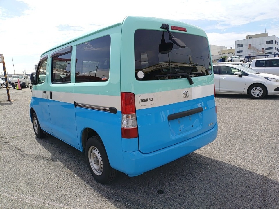 TOYOTA TOWN ACE