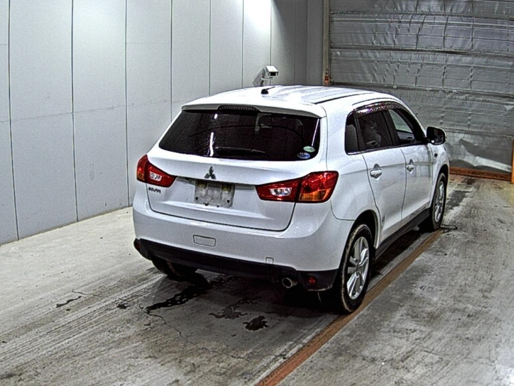 MITSUBISHI RVR