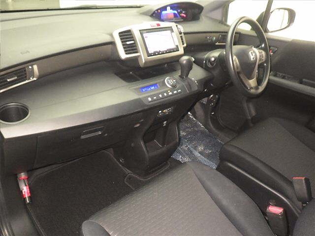HONDA FREED SPIKE