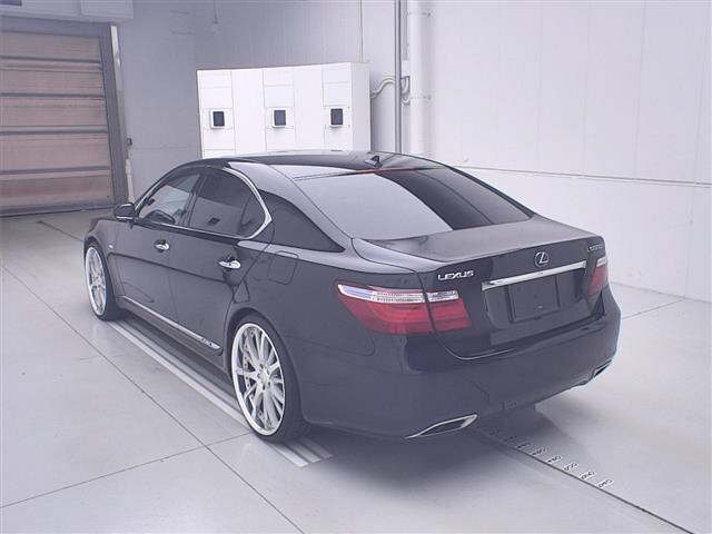 LEXUS LS600H