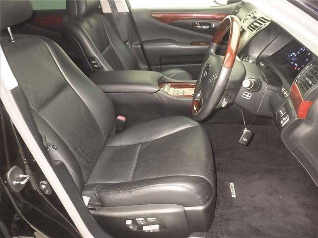 LEXUS LS600H
