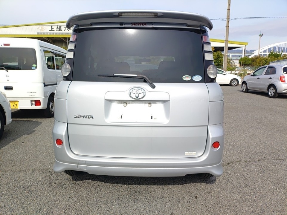 TOYOTA SIENTA