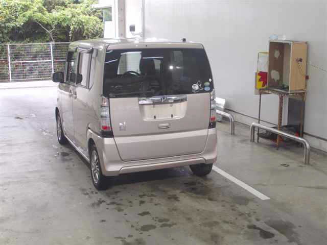 HONDA N-BOX
