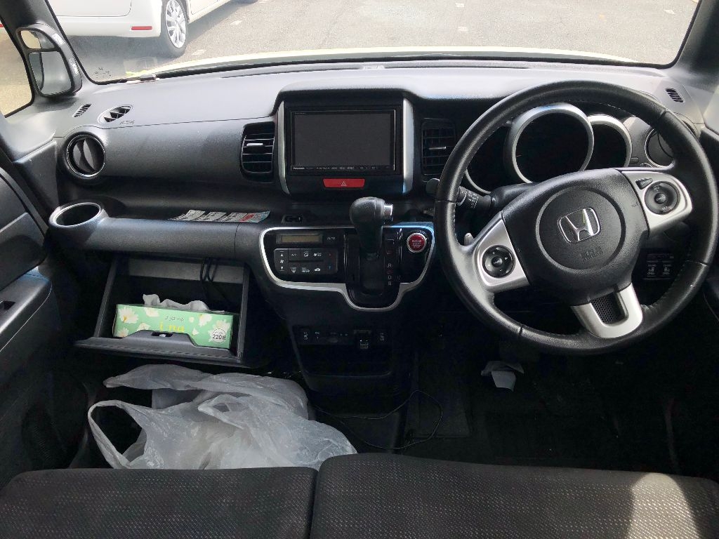 HONDA N-BOX