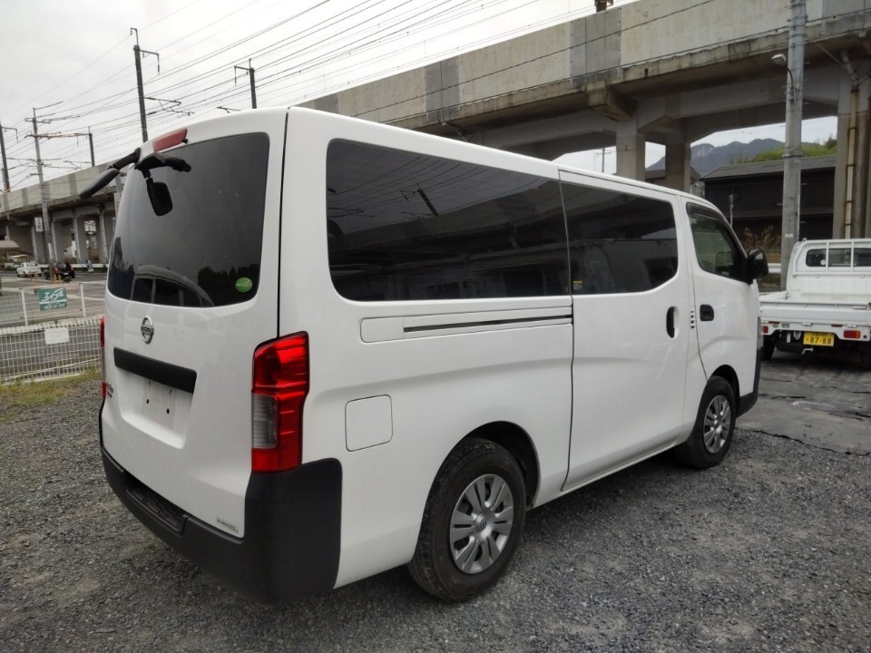 NISSAN NV350 CARAVAN