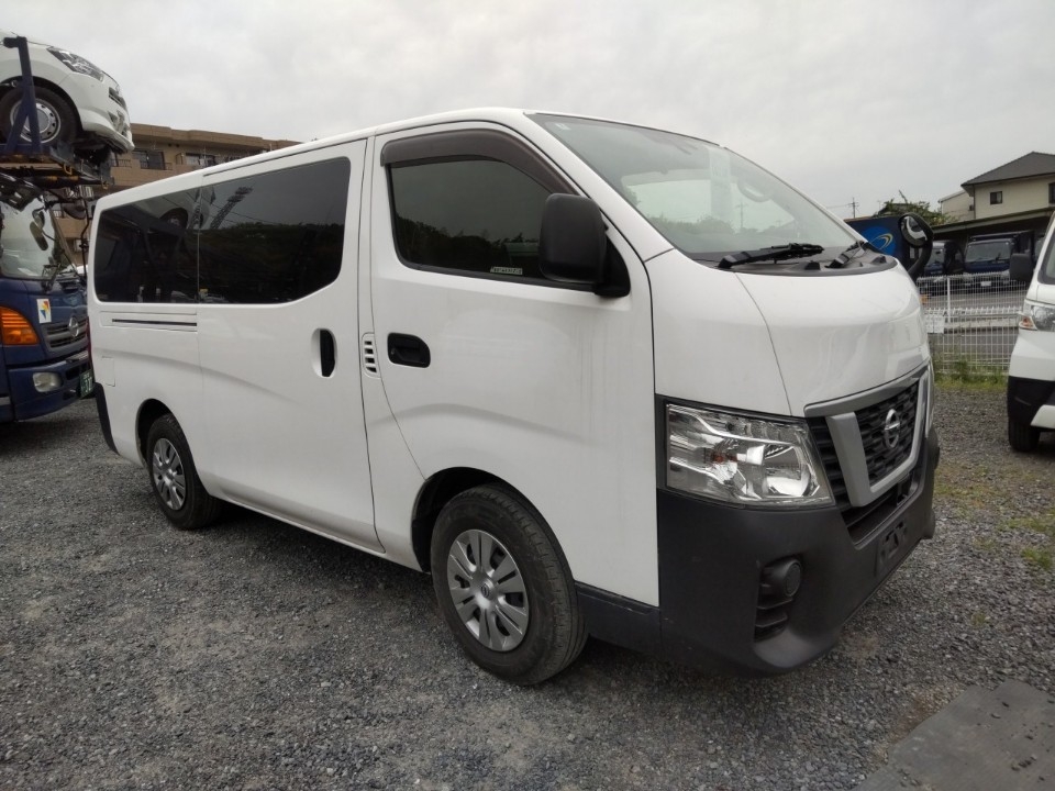 NISSAN NV350 CARAVAN