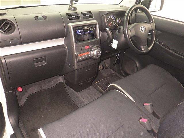 TOYOTA PIXIS SPACE