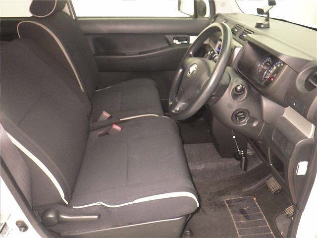 TOYOTA PIXIS SPACE
