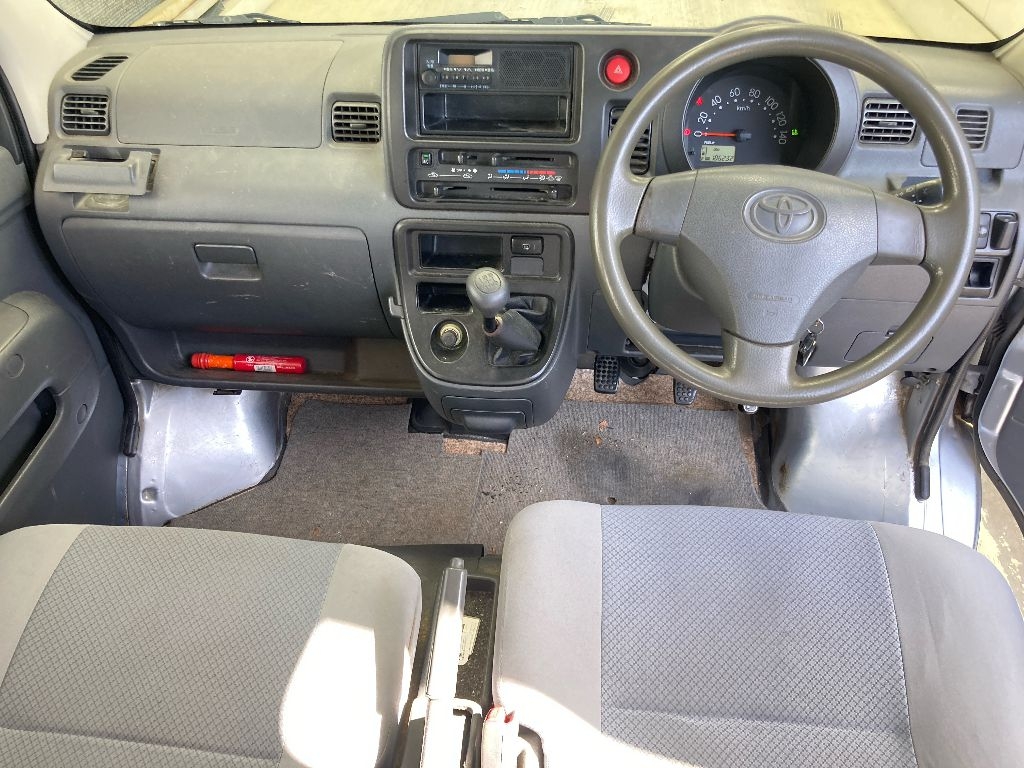 TOYOTA PIXIS VAN