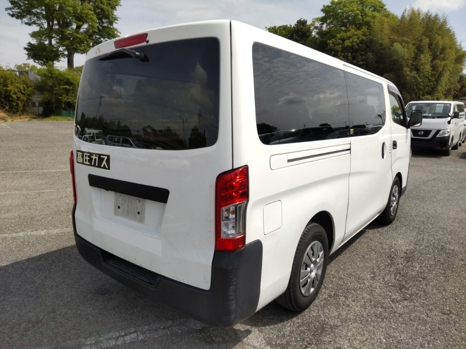 NISSAN NV350 CARAVAN