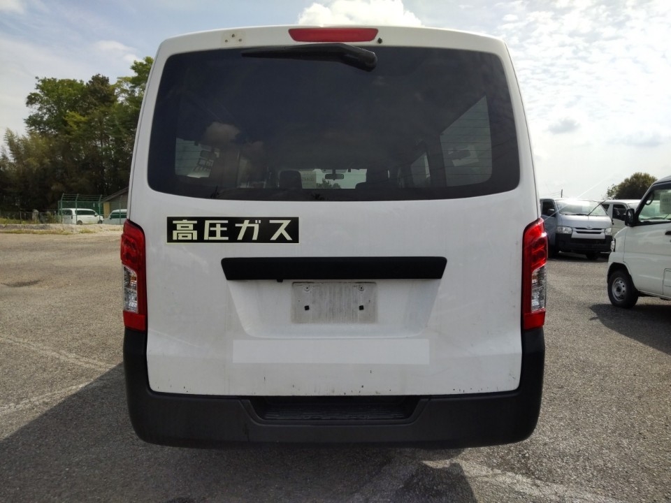 NISSAN NV350 CARAVAN