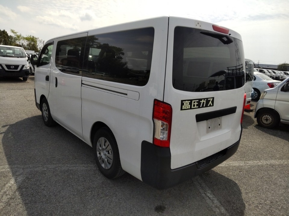 NISSAN NV350 CARAVAN